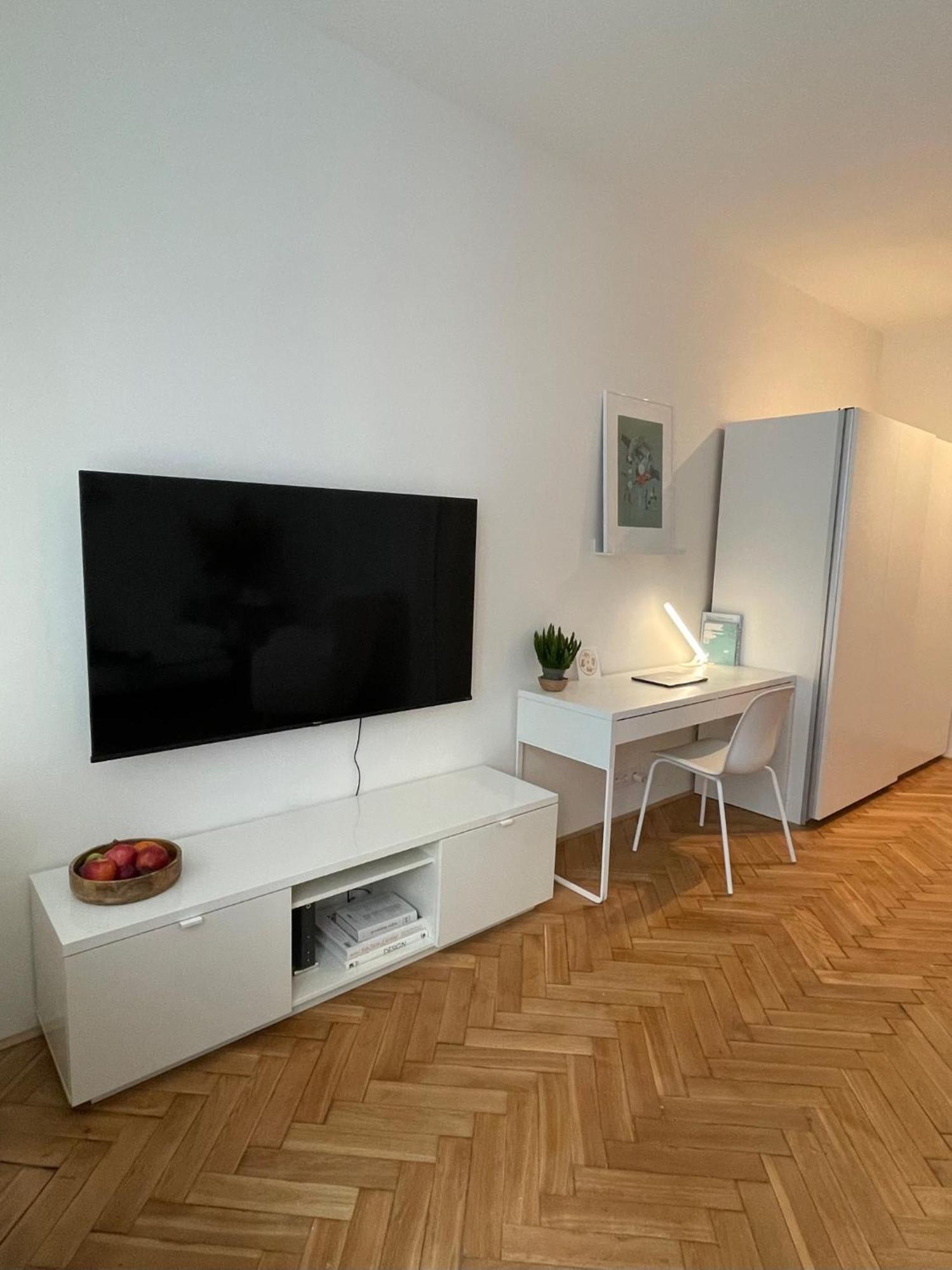 Urban Retreat I Modern Boho Apartments In Lovely Letna District - 10 Minutes From Old Town 프라하 외부 사진