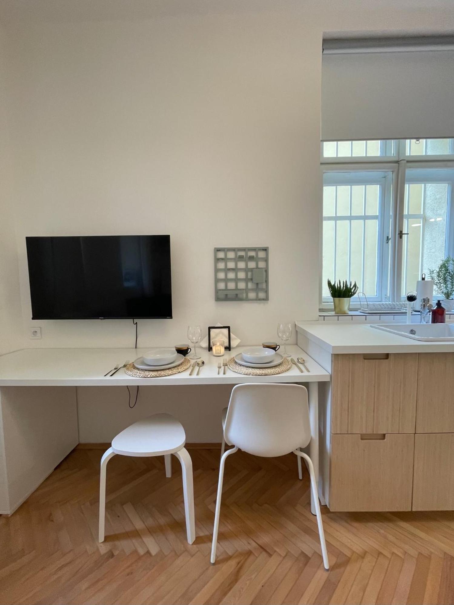 Urban Retreat I Modern Boho Apartments In Lovely Letna District - 10 Minutes From Old Town 프라하 외부 사진